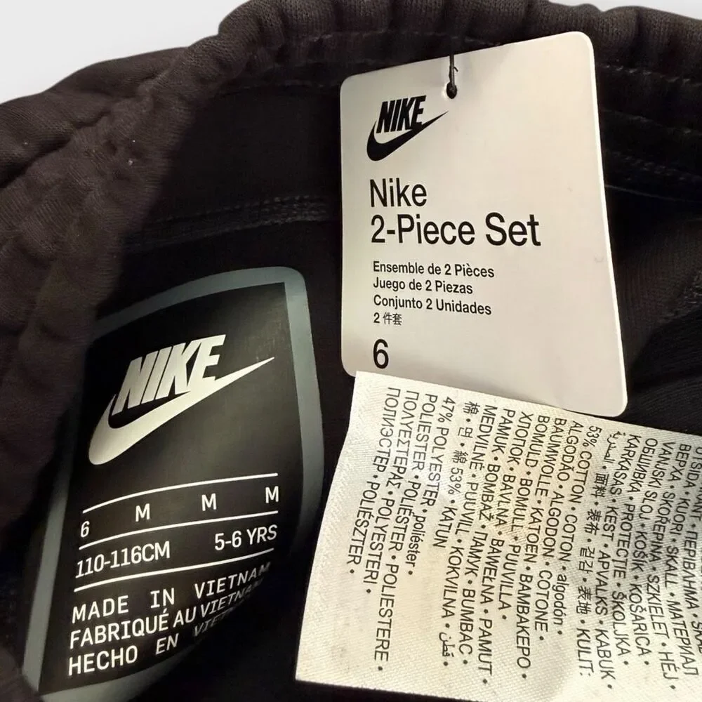 Nike Sportswear Tech Fleece Black Jogger Sweatpants Kids size 6 (5-6 Years) New
